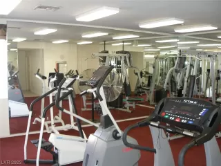 Photo #3: 2476525 Listing 