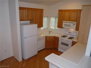 Photo #5: 2476525 Listing 