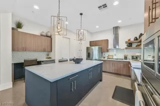 Photo #1: 2476527 Listing