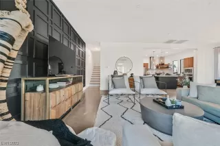 Photo #4: 2476527 Listing