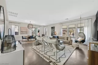 Photo #6: 2476527 Listing