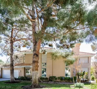 Photo #1: 2476532 Listing