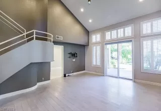 Photo #4: 2476532 Listing