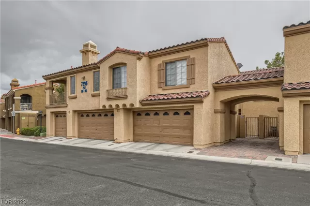 MLS: 2476563 Condo For Sale