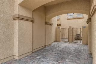 Photo #2: 2476563 Listing 