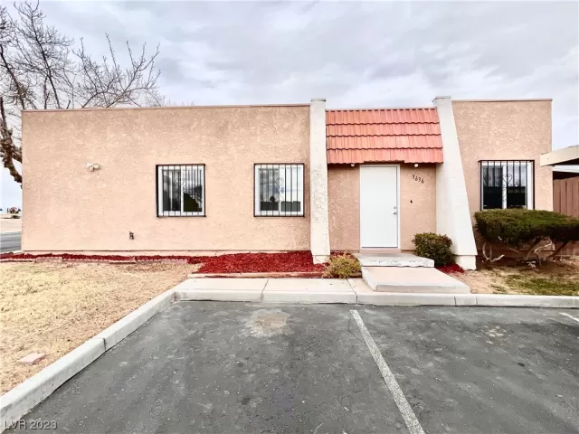 MLS: 2476579 Condo For Sale