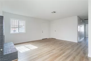 Photo #2: 2476579 Listing