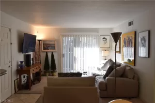 Photo #3: 2476600 Listing