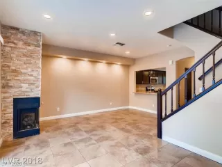 Photo #5: 2476602 Listing 