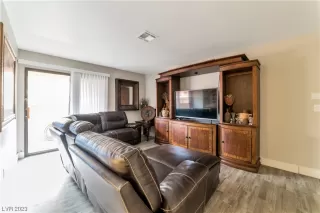 Photo #1: 2476612 Listing 