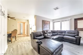 Photo #3: 2476612 Listing 