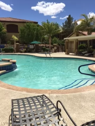 Photo #3: 2476640 Listing 