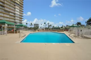 Photo #2: 2476659 Listing 