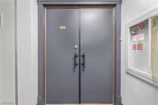 Photo #4: 2476659 Listing 