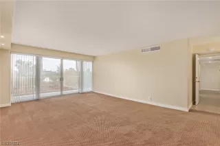 Photo #5: 2476659 Listing 