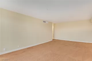 Photo #6: 2476659 Listing 