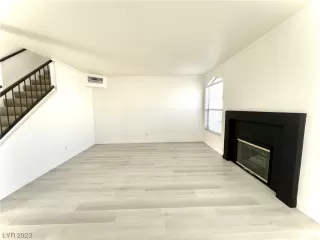 Photo #1: 2476662 Listing 