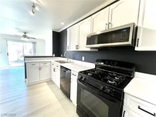 Photo #3: 2476662 Listing 