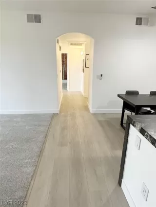 Photo #5: 2476663 Listing 