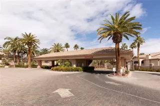 Photo #1: 2476684 Listing 