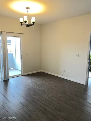 Photo #2: 2476703 Listing