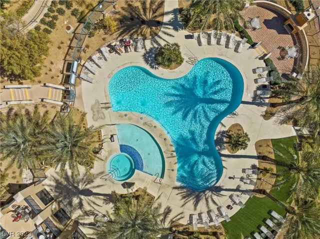 MLS: 2476708 Condo For Sale