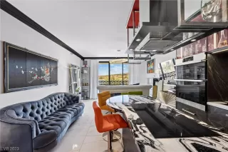 Photo #3: 2476708 Listing 