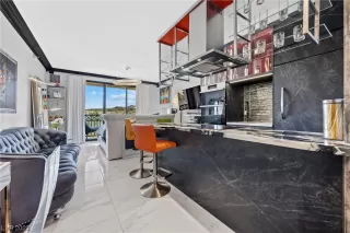 Photo #4: 2476708 Listing 