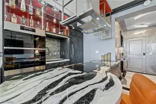 Photo #5: 2476708 Listing 