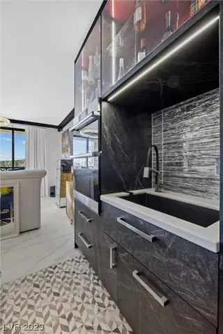 Photo #6: 2476708 Listing 