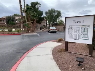 Photo #1: 2476716 Listing 