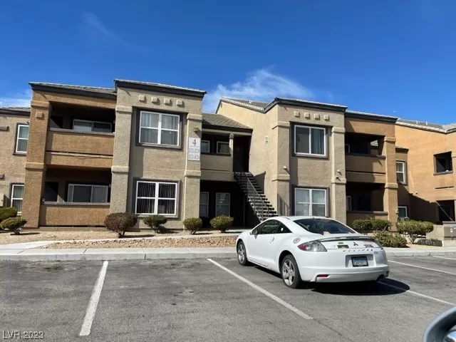 MLS: 2476719 Condo For Sale