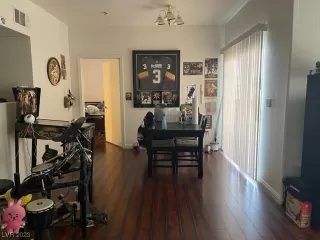 Photo #2: 2476719 Listing 