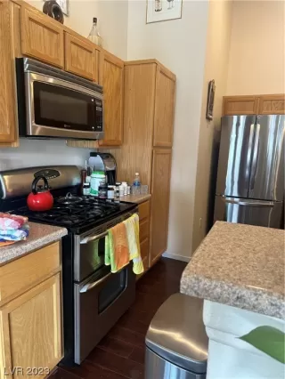 Photo #3: 2476726 Listing