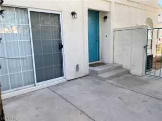 Photo #2: 2476731 Listing 