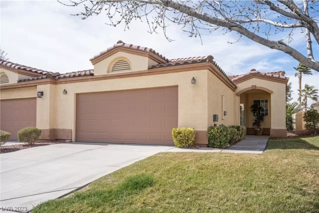 MLS: 2476737 Condo For Sale