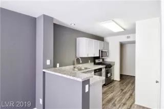 Photo #6: 2476743 Listing 