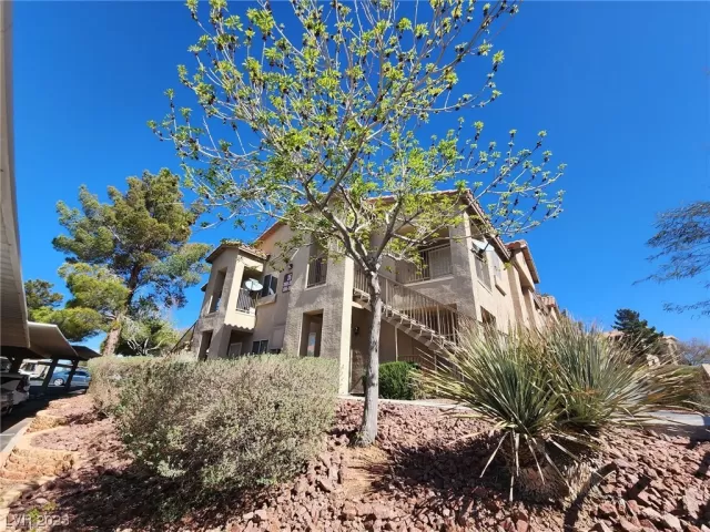 MLS: 2476745 Condo For Sale