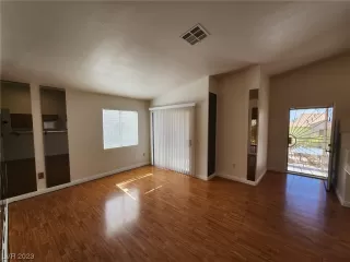 Photo #3: 2476745 Listing 