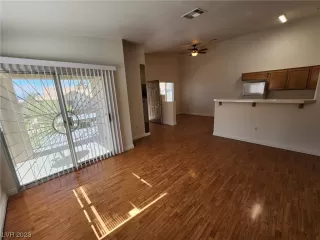 Photo #4: 2476745 Listing 