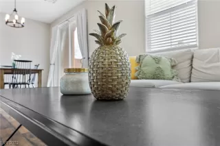 Photo #6: 2476773 Listing 