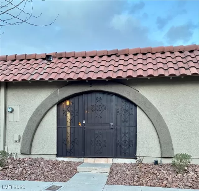 MLS: 2476780 Condo For Sale