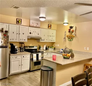 Photo #5: 2476780 Listing 