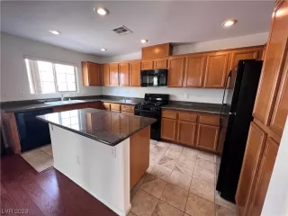 Photo #4: 2476816 Listing 