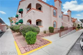 Photo #5: 2476822 Listing 