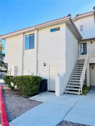 Photo #1: 2476841 Listing 
