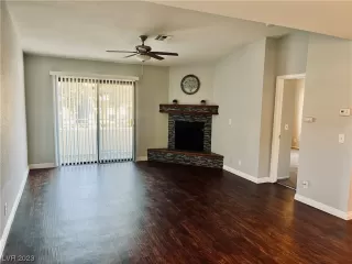Photo #5: 2476841 Listing 