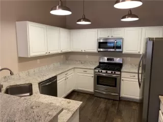 Photo #2: 2476844 Listing 