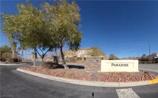 Photo #3: 2476863 Listing