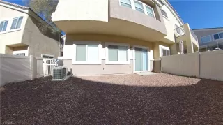 Photo #5: 2476863 Listing